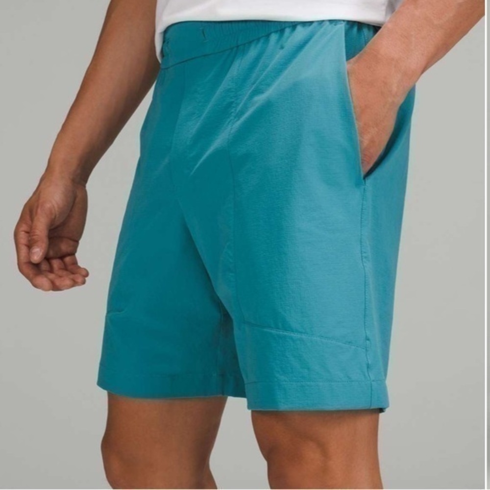 Lululemon Bowline Short 8" *Stretch Ripstop Crest Size Small